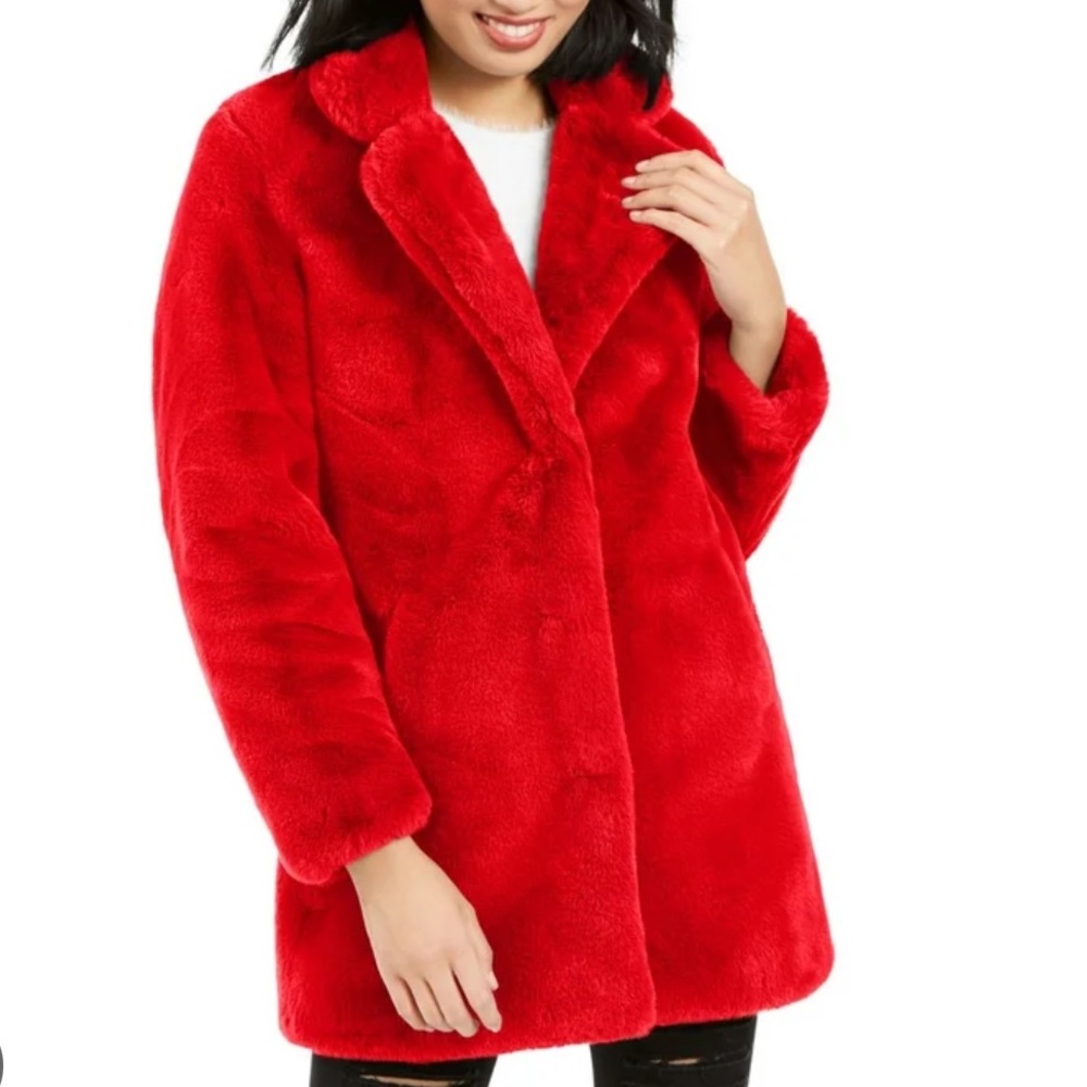 APPARIS Eloise Faux Fur Notch Collar Red